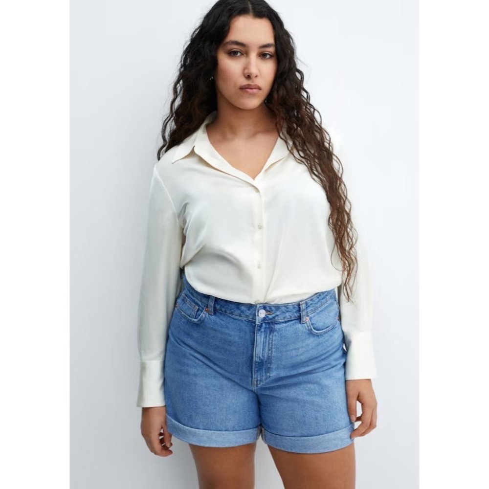 MANGO I NWT Women's Plus Medium Wash Jean Shorts